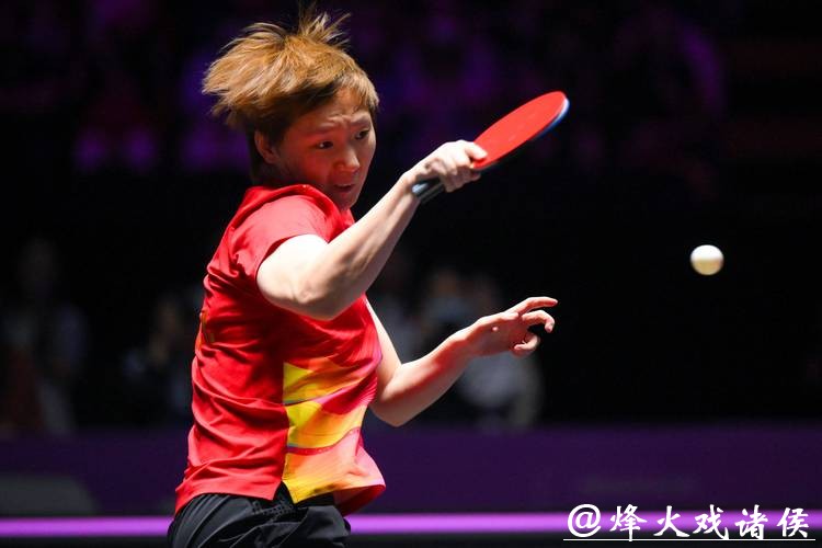 王曼昱气势如虹横扫对手 晋级WTT冠军赛8强 王曼昱气势如虹横扫对手 晋级WTT冠军赛8强