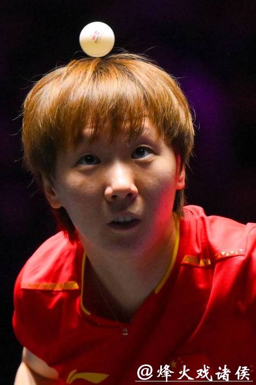 王曼昱气势如虹横扫对手 晋级WTT冠军赛8强 王曼昱气势如虹横扫对手 晋级WTT冠军赛8强