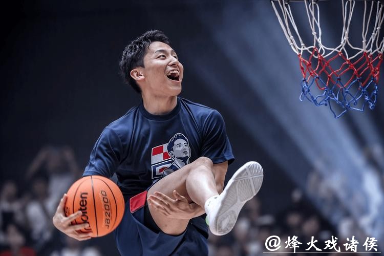 河村勇辉10分7助闪耀全场 不看人传球技惊四座 河村勇辉10分7助闪耀全场 不看人传球技惊四座